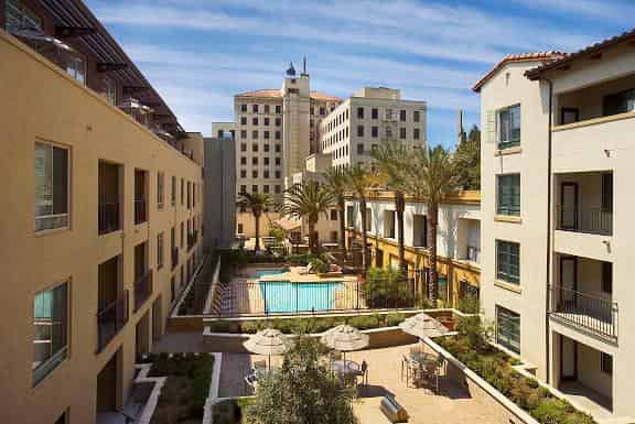 Trio Apartments, Los Angeles 4