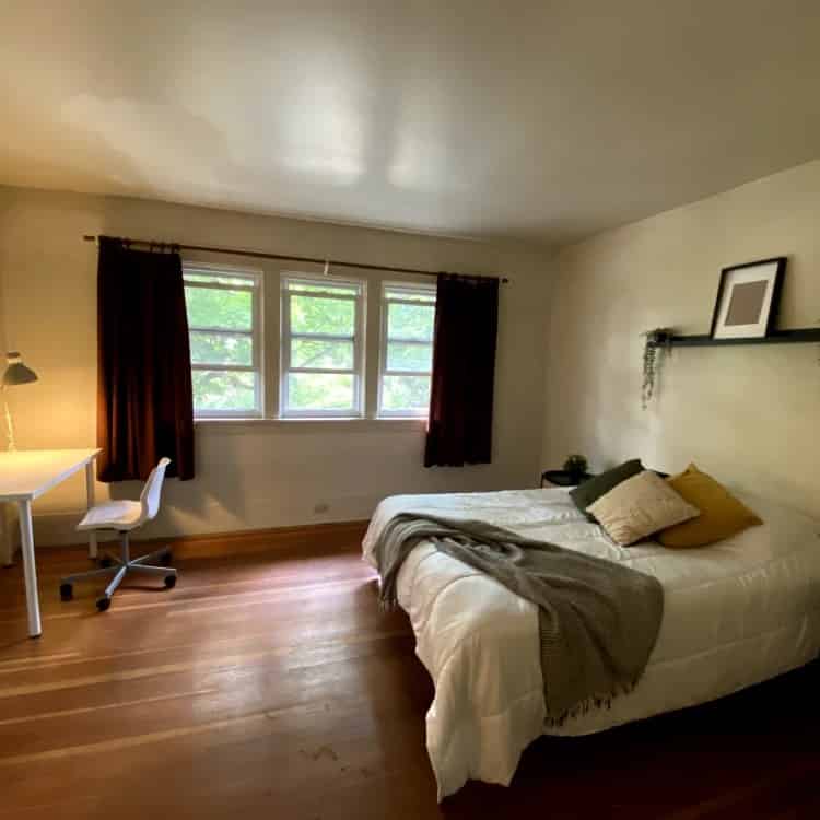 5570 Balaclava St, Vancouver - Vancouver, Canada - Van Gogh Room - Bedroom