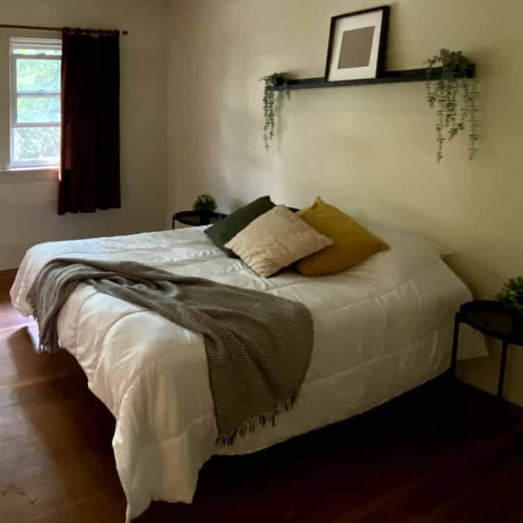 5570 Balaclava St, Vancouver - Vancouver, Canada - Van Gogh Room - Bedroom