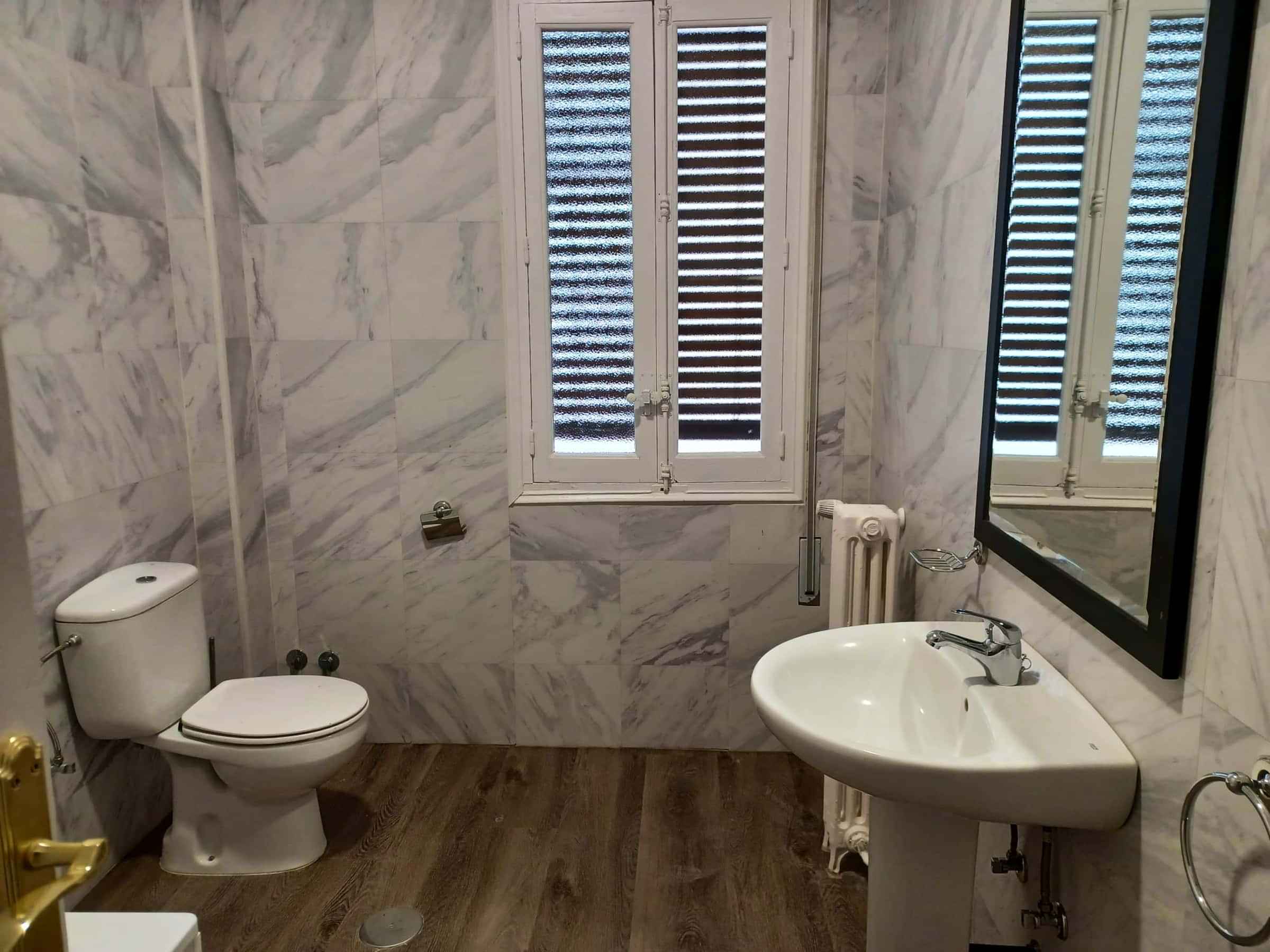 Habitación En Calle Luchana L410, Madrid - Madrid, Spain - Bathroom