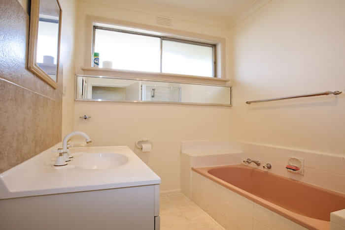 Burwood House - Melbourne, Victoria, Australia - Bathroom
