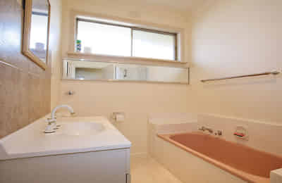 Burwood House - Melbourne, Victoria, Australia - Bathroom