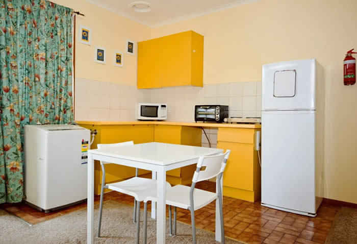 Hilltop House  - Melbourne, Victoria, Australia - apartment-kitchen