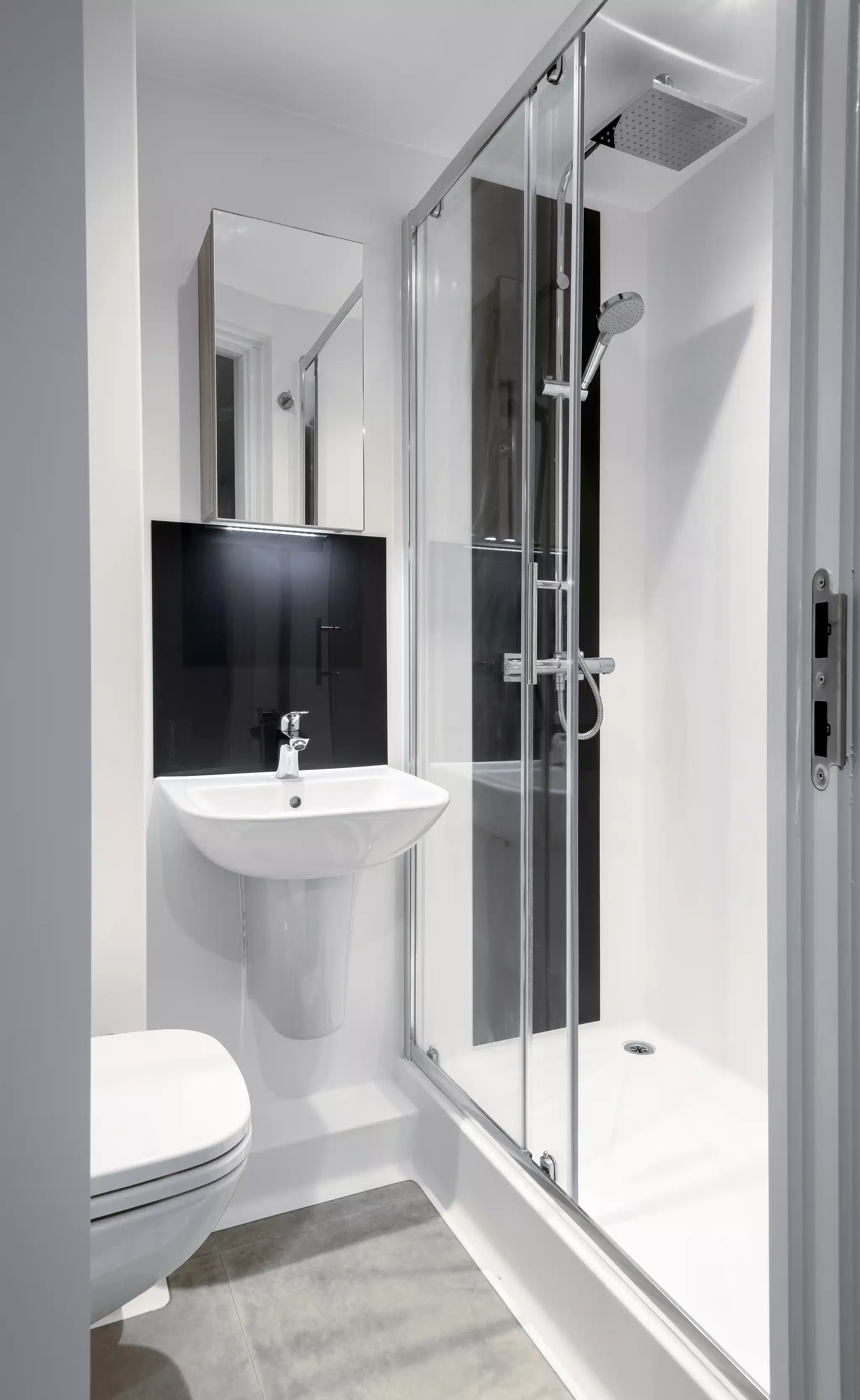 Amenities?w=400&h=260&fit=crop&q=40&auto=format&trim=auto