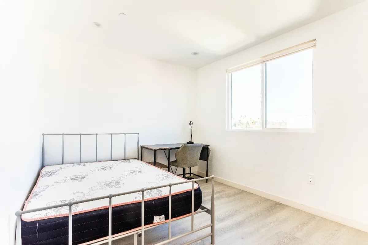 1815 W Adams Blvd, Los Angeles - Los Angeles, California, United States - Bedroom