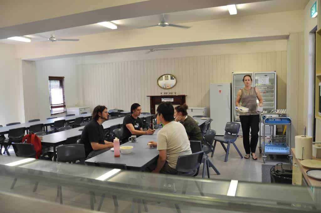 Flo Harris Lodge - Sydney, New South Wales, Australia - dining area