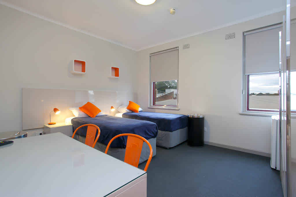 Forest Lodge Hotel - Sydney, New South Wales, Australia - ensuite