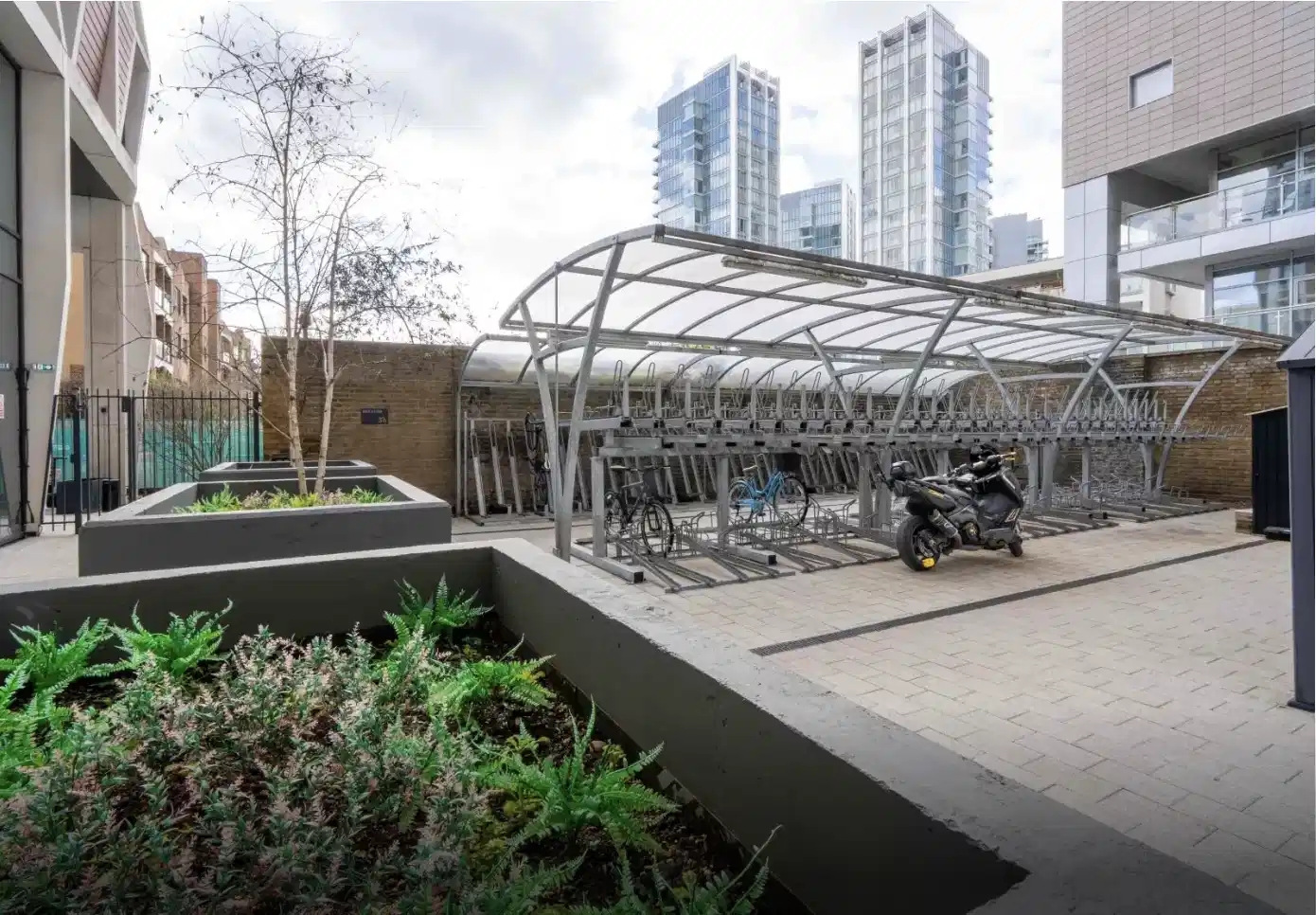 iQ Aldgate, London - London, England, United Kingdom - Amenities