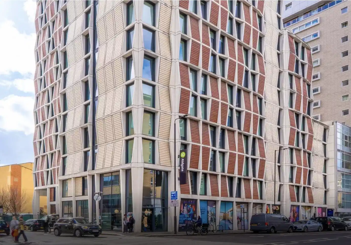 iQ Aldgate, London image 22