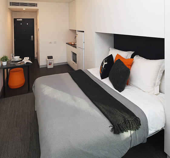 132116150_y_2x?w=400&h=260&fit=crop&q=40&auto=format&trim=auto