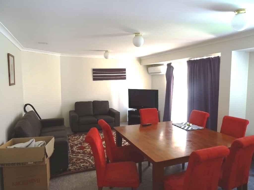 bathroom?w=400&h=260&fit=crop&q=40&auto=format&trim=auto