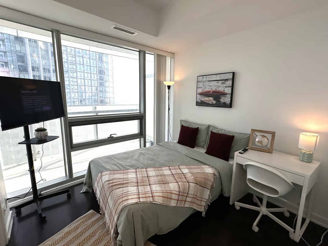 Common Area?w=400&h=260&fit=crop&q=40&auto=format&trim=auto