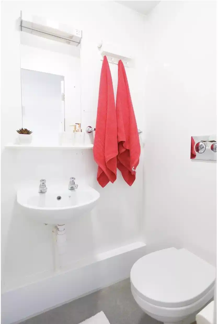 Exterior?w=400&h=260&fit=crop&q=40&auto=format&trim=auto