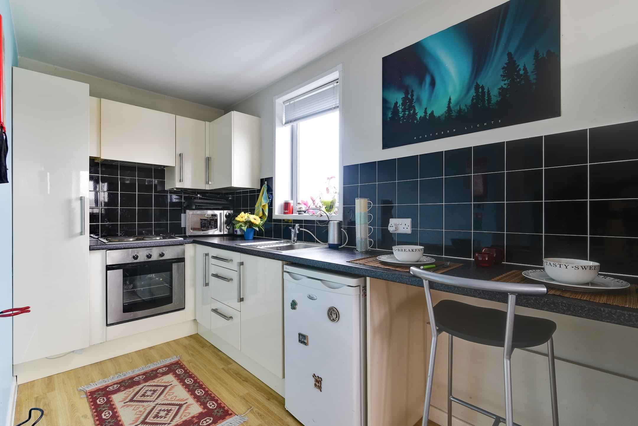 Exterior?w=400&h=260&fit=crop&q=40&auto=format&trim=auto