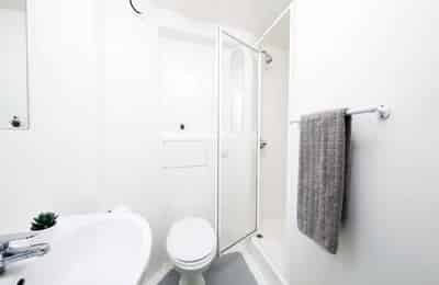Amenities?w=400&h=260&fit=crop&q=40&auto=format&trim=auto