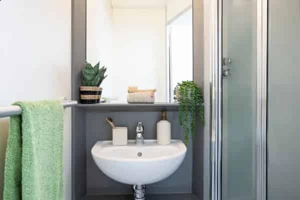 Common Area?w=400&h=260&fit=crop&q=40&auto=format&trim=auto