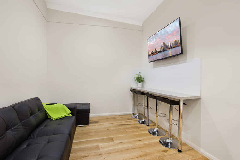 Amenities?w=400&h=260&fit=crop&q=40&auto=format&trim=auto