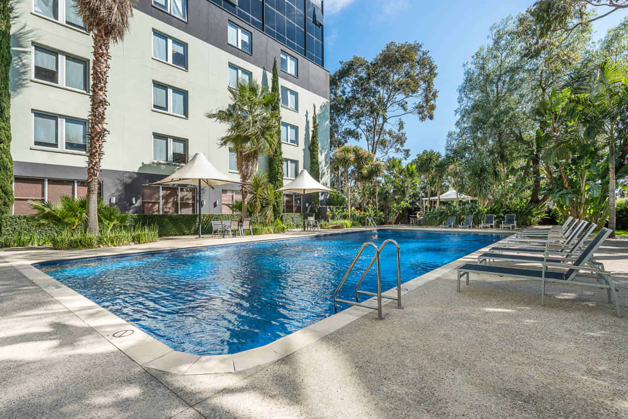 ensuite?w=400&h=260&fit=crop&q=40&auto=format&trim=auto