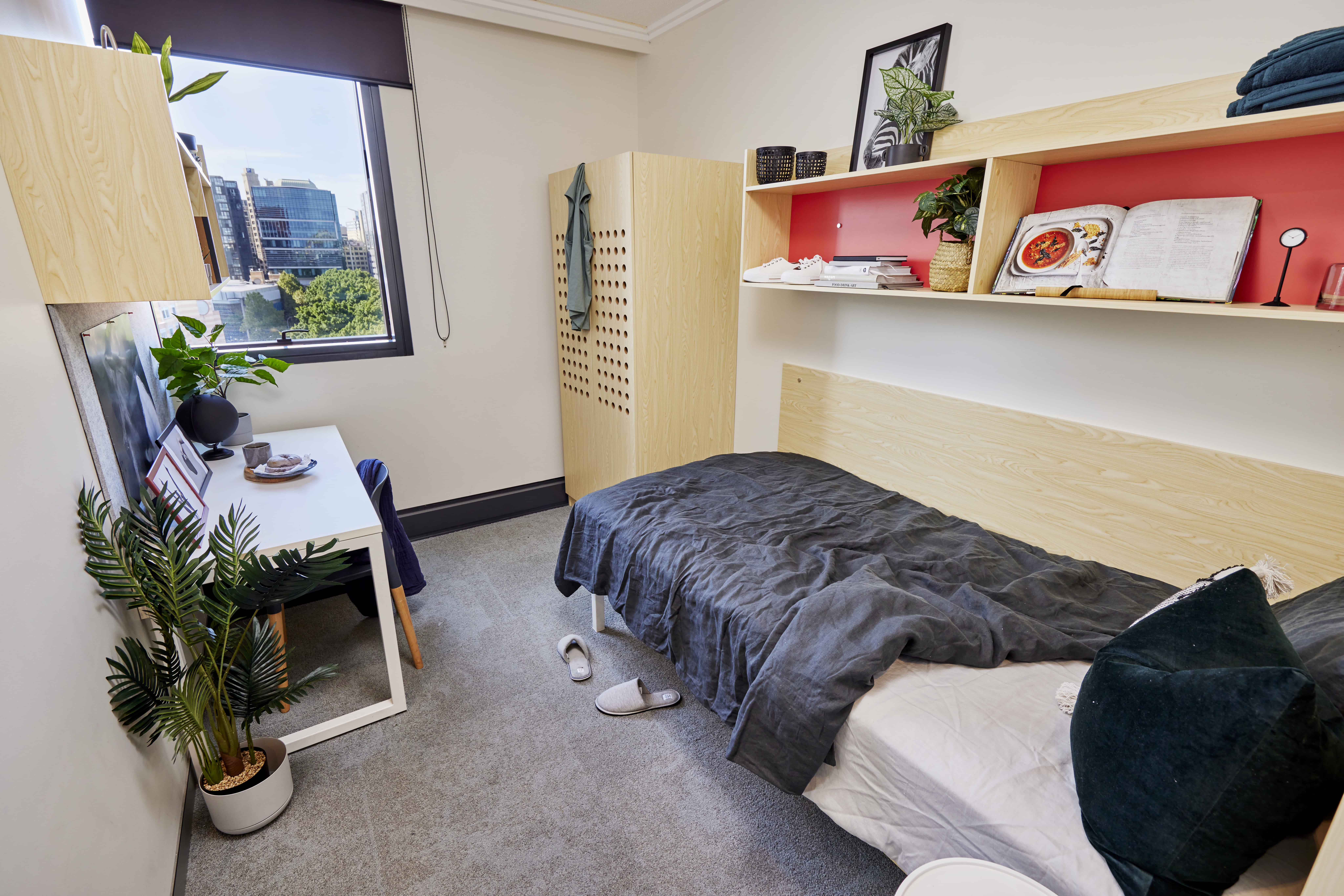 5 Bedroom Ensuite, King Single Bed