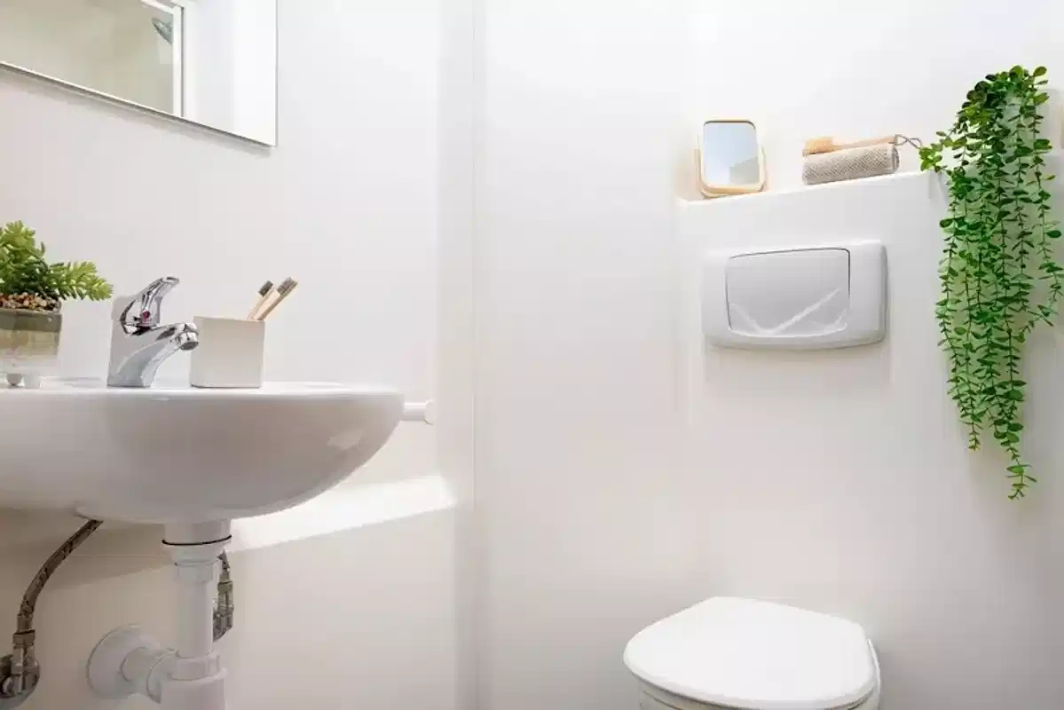 Exterior?w=400&h=260&fit=crop&q=40&auto=format&trim=auto