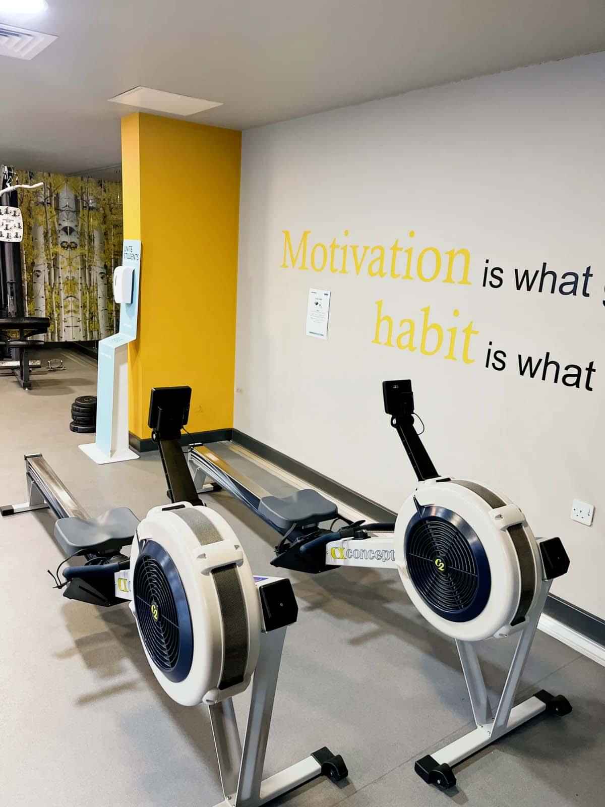 Exterior?w=400&h=260&fit=crop&q=40&auto=format&trim=auto