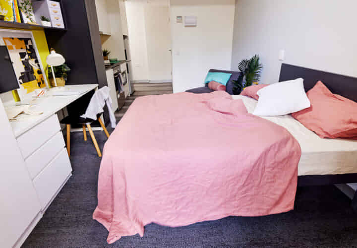Ultra Studio, Double Bed