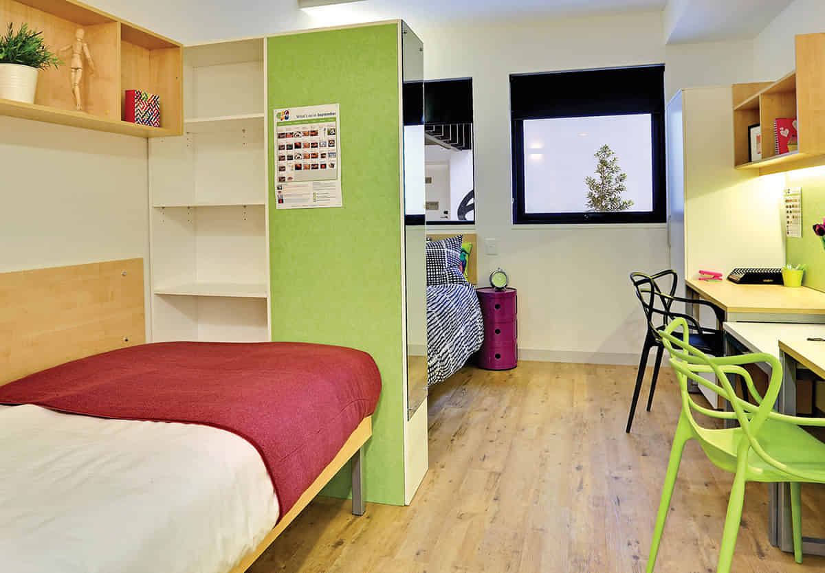 Amenities?w=400&h=260&fit=crop&q=40&auto=format&trim=auto