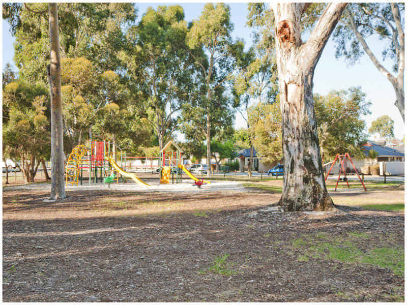 exterior?w=400&h=260&fit=crop&q=40&auto=format&trim=auto