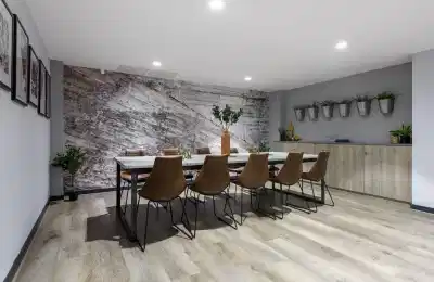 St James, Glasgow - Glasgow, Scotland, United Kingdom - Amenities
