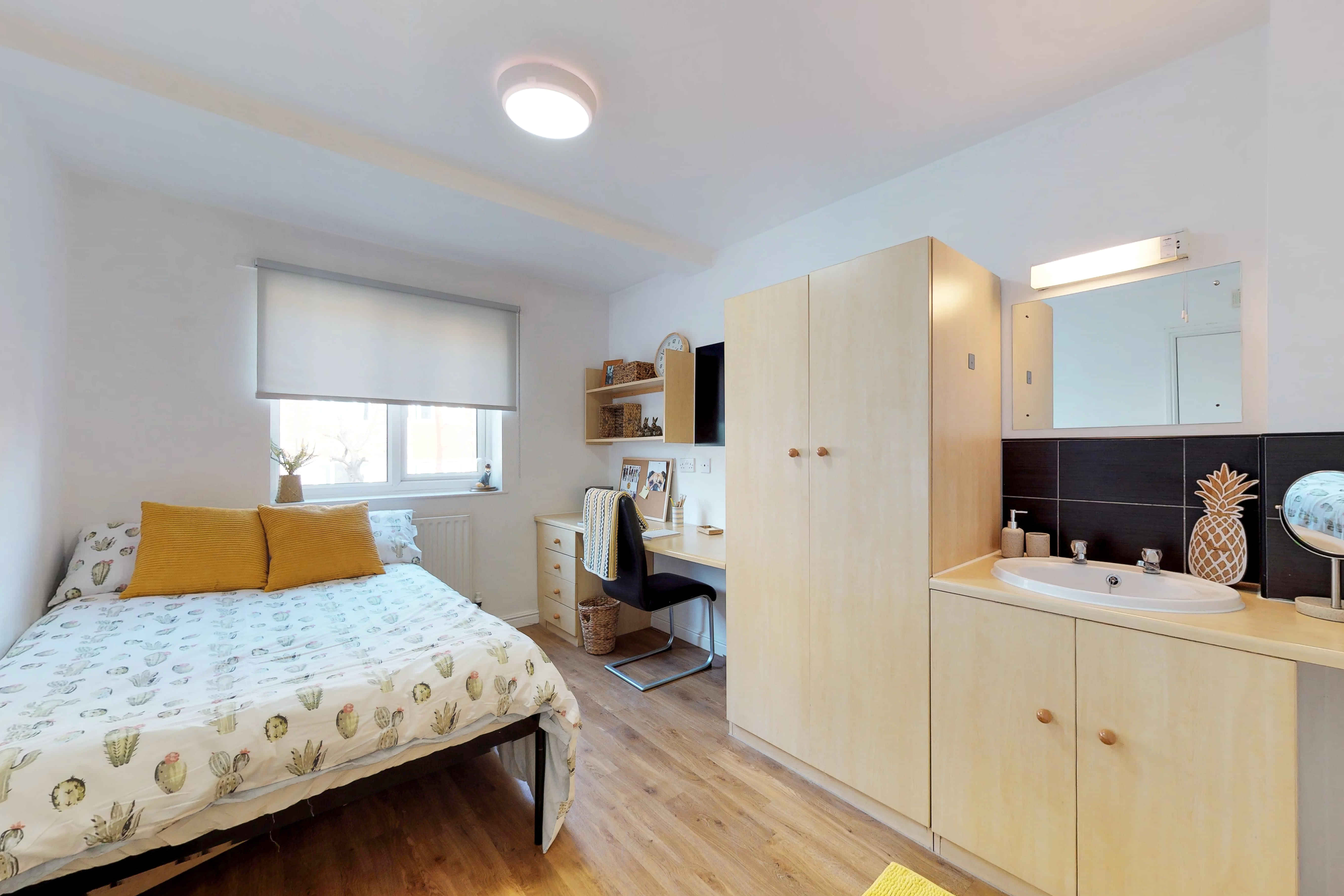 Nido Liverpool0812?w=400&h=260&fit=crop&q=40&auto=format&trim=auto