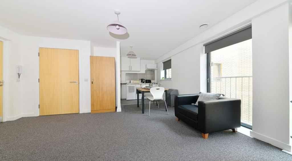 Amenities?w=400&h=260&fit=crop&q=40&auto=format&trim=auto