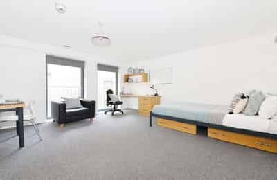 Amenities?w=400&h=260&fit=crop&q=40&auto=format&trim=auto
