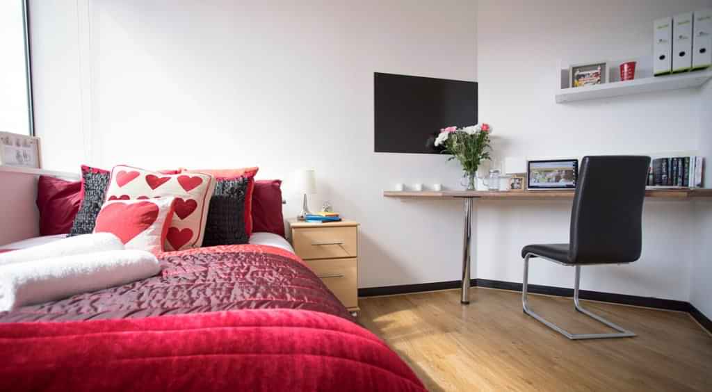 stratford-poland-house-kitchen-5?w=400&h=260&fit=crop&q=40&auto=format&trim=auto