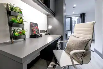 Amenities?w=400&h=260&fit=crop&q=40&auto=format&trim=auto