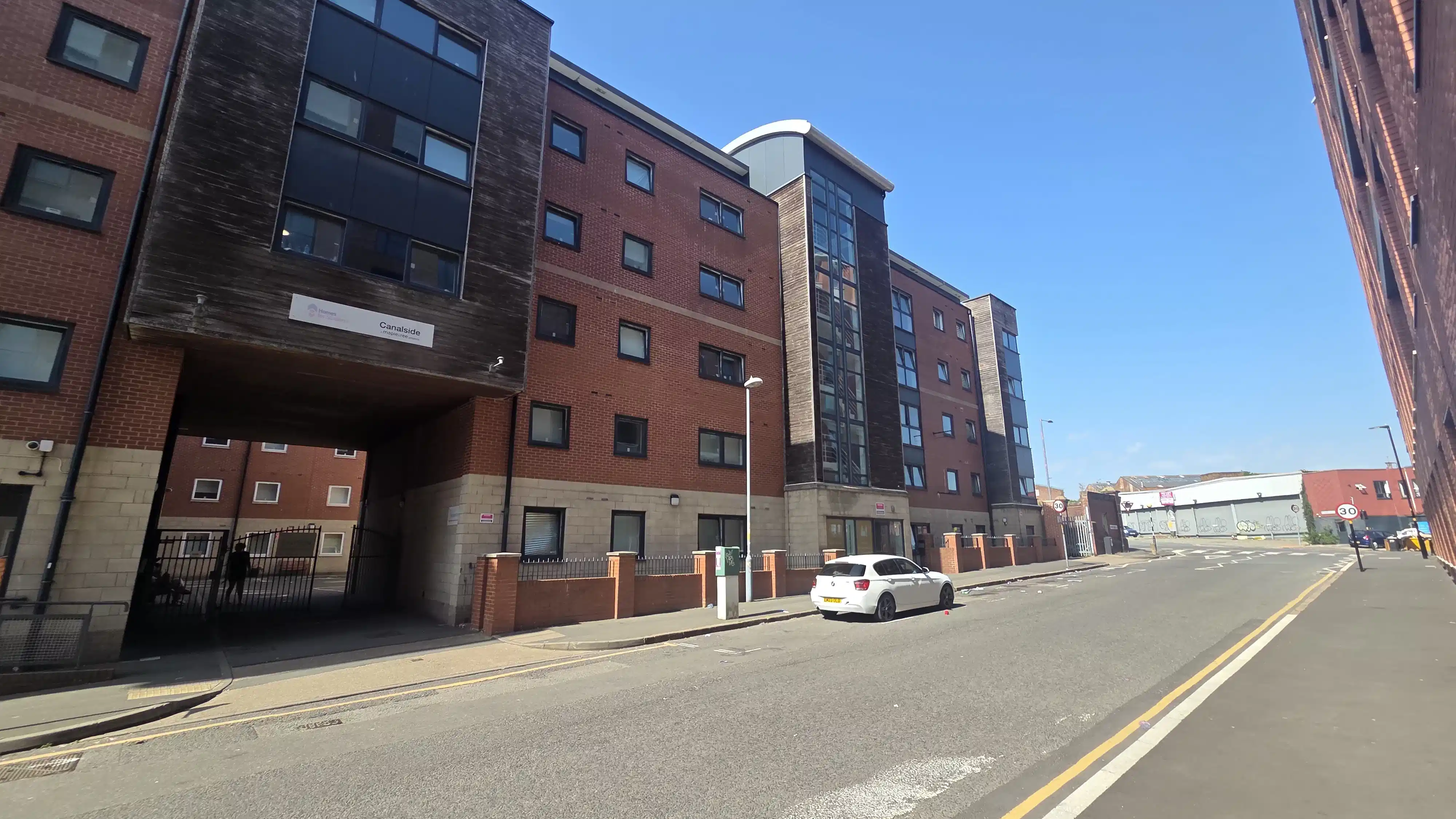 Canalside, Birmingham image 73