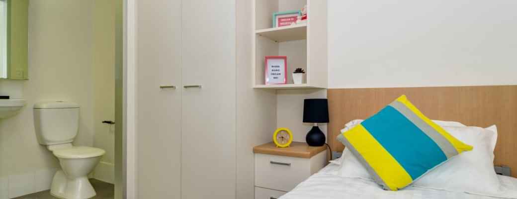 Amenities?w=400&h=260&fit=crop&q=40&auto=format&trim=auto