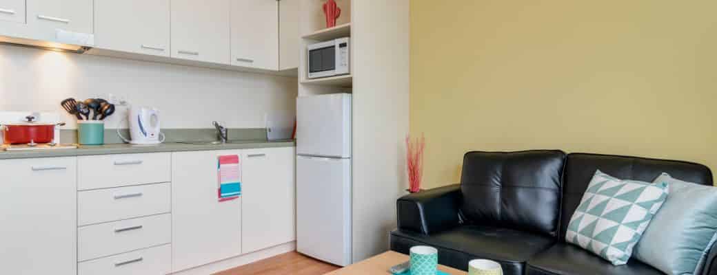 Amenities?w=400&h=260&fit=crop&q=40&auto=format&trim=auto