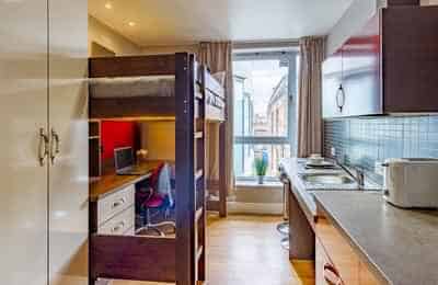 Amenities?w=400&h=260&fit=crop&q=40&auto=format&trim=auto