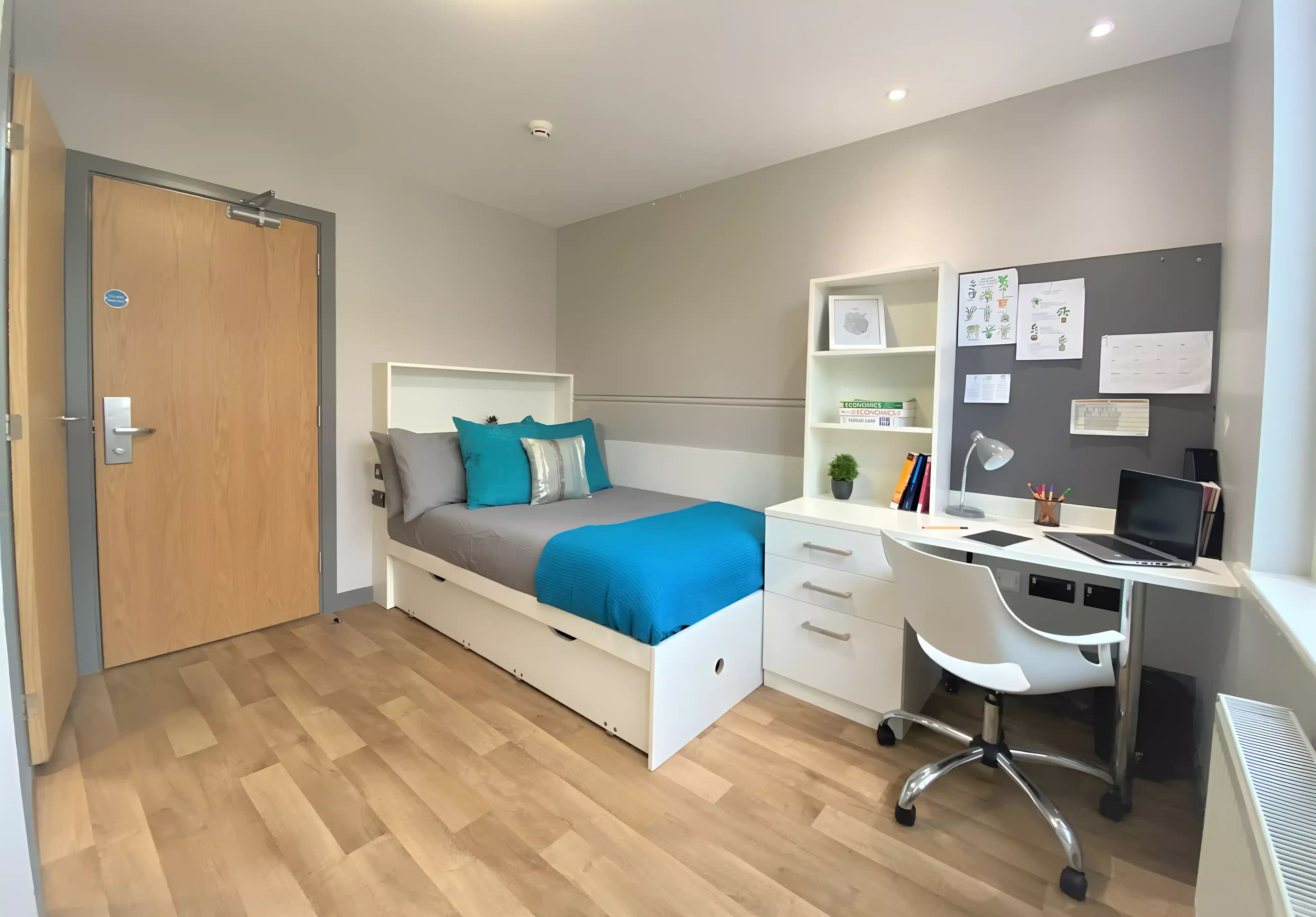 Common Area?w=400&h=260&fit=crop&q=40&auto=format&trim=auto