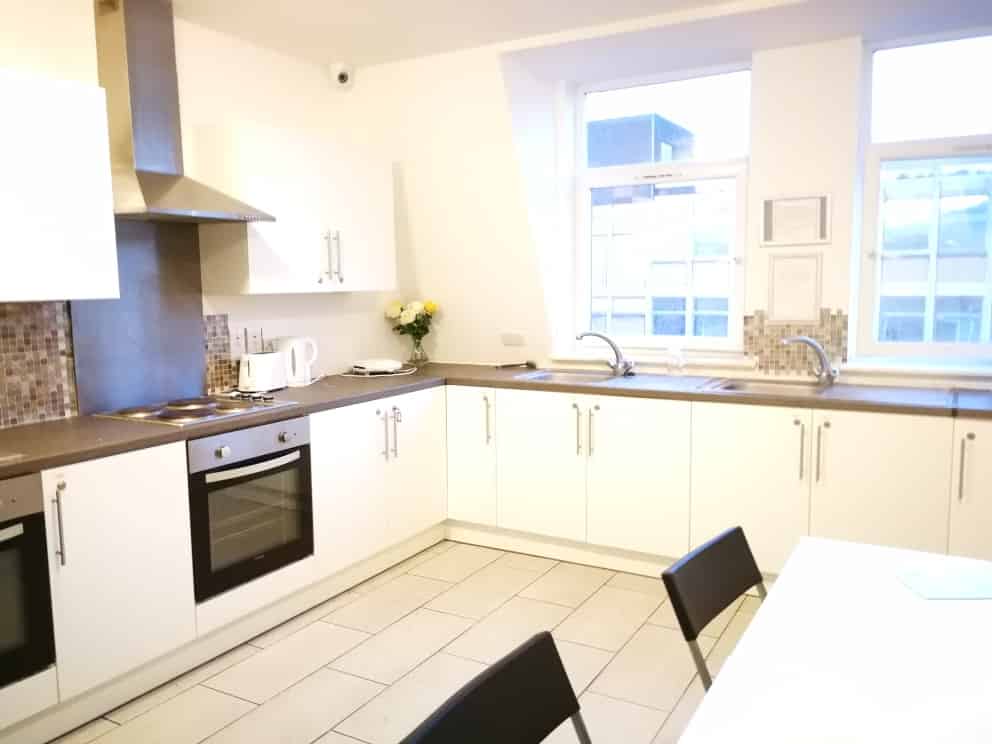 Dralda House, High Wycombe - High Wycombe, England, United Kingdom - Kitchen
