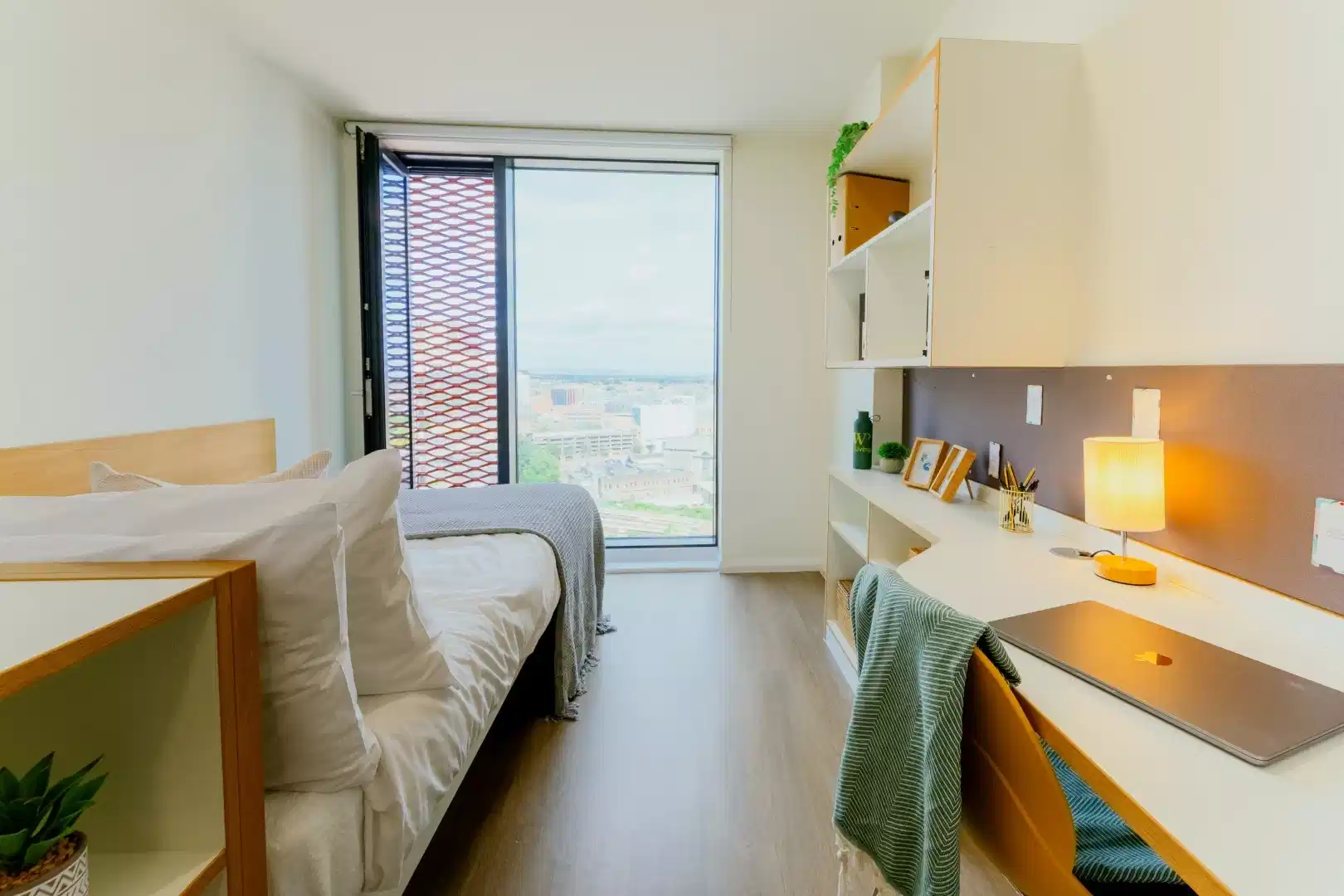 Platinum En Suite (Top Floors, Stadium or Cardiff Castle View)