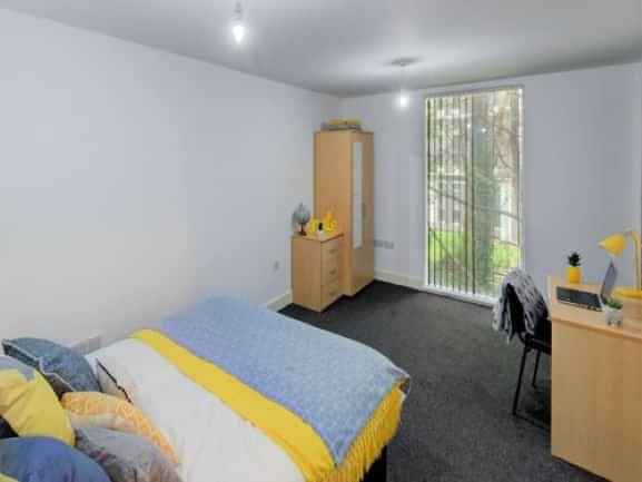 Amenities?w=400&h=260&fit=crop&q=40&auto=format&trim=auto