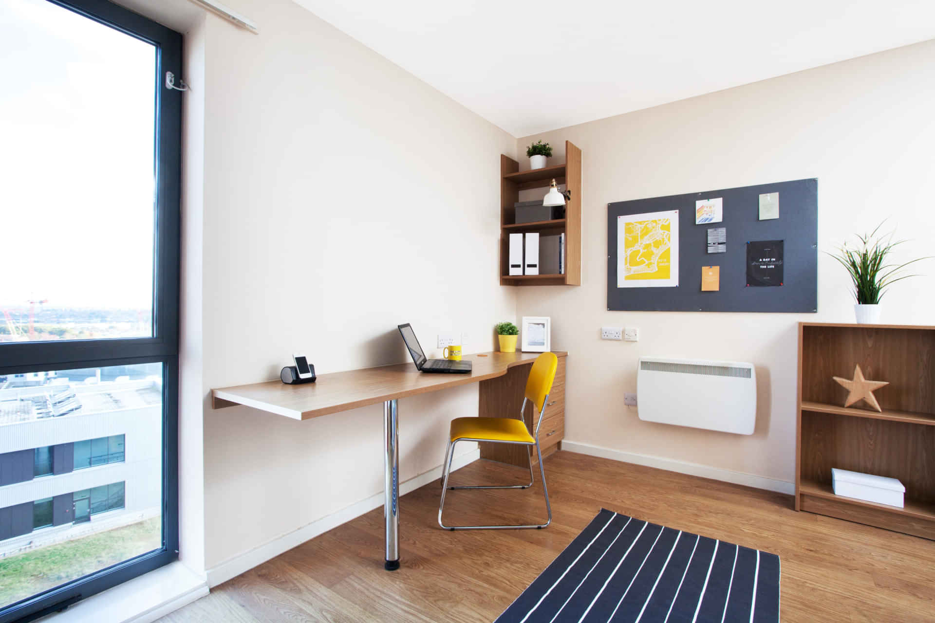 Common Area?w=400&h=260&fit=crop&q=40&auto=format&trim=auto