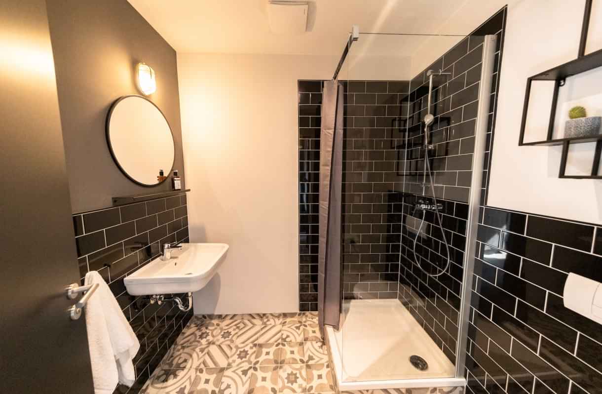 Common Area?w=400&h=260&fit=crop&q=40&auto=format&trim=auto