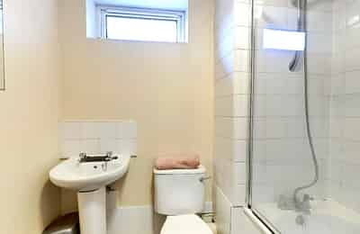 Cambridge House, Manchester - Manchester, England, United Kingdom - Cambridge-House-Bathroom