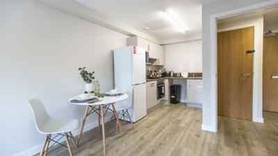 Classic 1 Bed Apartment - Kitchen