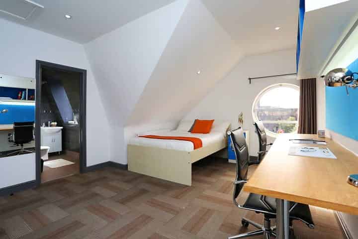 Waters Court, Coventry - Coventry, England, United Kingdom - Room