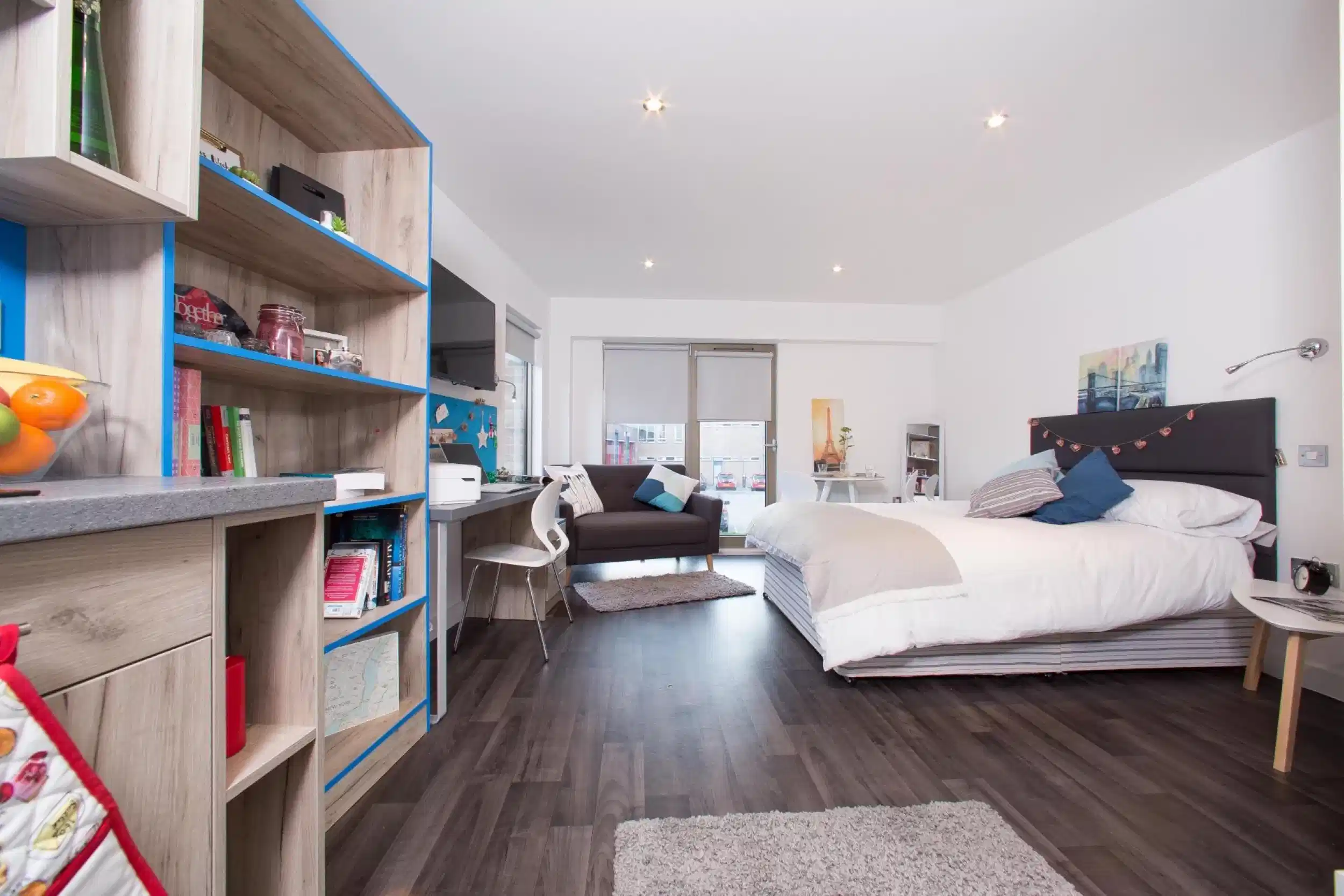 Kitchen?w=400&h=260&fit=crop&q=40&auto=format&trim=auto