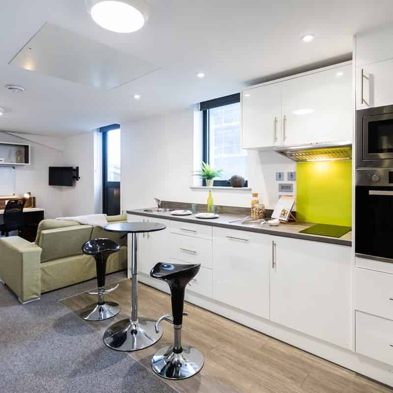 Amenities?w=400&h=260&fit=crop&q=40&auto=format&trim=auto