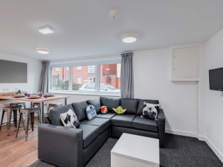 Exterior?w=400&h=260&fit=crop&q=40&auto=format&trim=auto